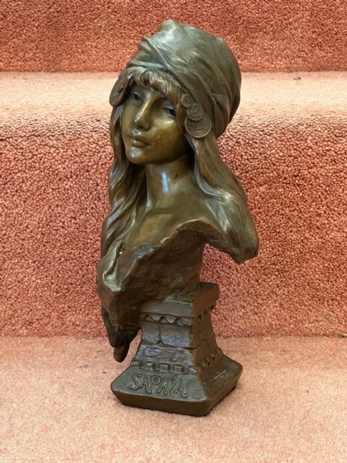 fig 1. Emmanuel Villanis (1858-1914): Bronze bust of a young girl, entitled “Saphia” (10 inches)