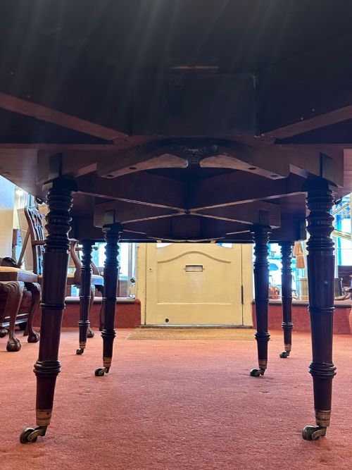 fig 2. Georgian Mahogany extending DINING TABLE with 3 removable leaves after the designs of Wilkinson & Wilkinson of London