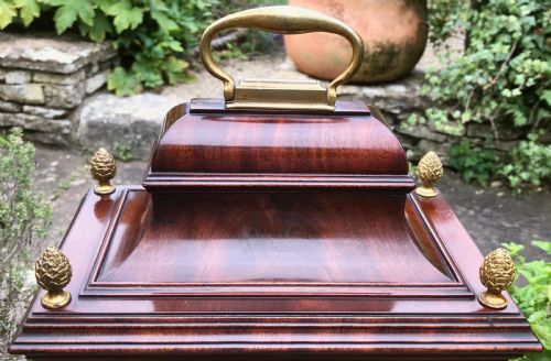 fig 2. ENGLISH 18TH CENTURY VERGE BRACKET CLOCK