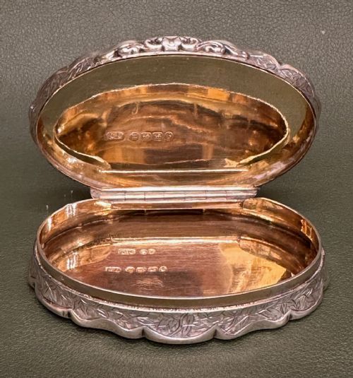 Oval Hallmarked Silver Snuff Box,  by George Unite, Birmingham, 1867