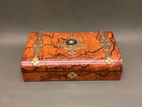 BRASS BOUND 'FIGURED' WALNUT CARDGAMES BOX BY GEORGE BETJEMANN - ADDITIONAL PHOTO 1