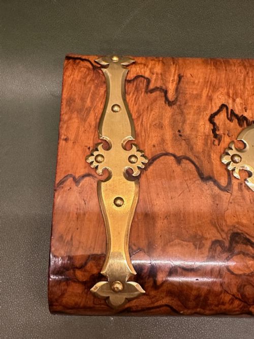 BRASS BOUND 'FIGURED' WALNUT CARDGAMES BOX BY GEORGE BETJEMANN - ADDITIONAL PHOTO 5