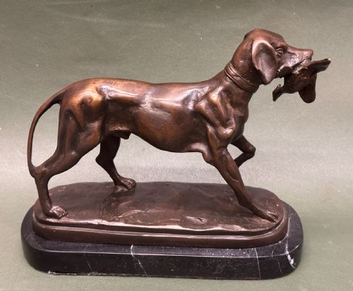 19th Century French Bronze Animalier - Pointer with Pheasant in Its Mouth (8 Inches)