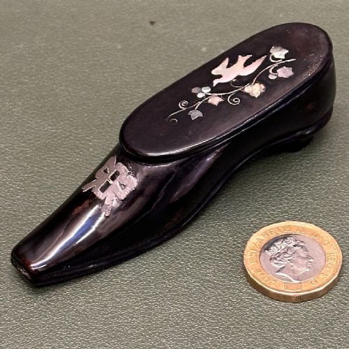 LATE 18TH EARLY 19TH CENTURY PAPIER MACH SNUFF SHOE - ADDITIONAL PHOTO 1