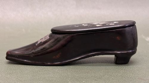 LATE 18TH EARLY 19TH CENTURY PAPIER MACH SNUFF SHOE - ADDITIONAL PHOTO 2