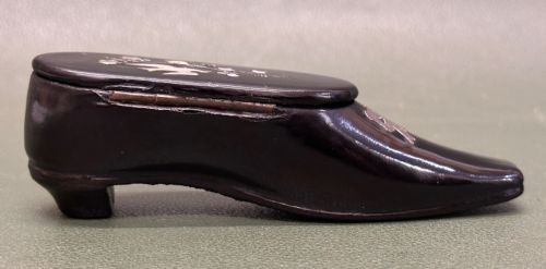 LATE 18TH EARLY 19TH CENTURY PAPIER MACH SNUFF SHOE - ADDITIONAL PHOTO 5