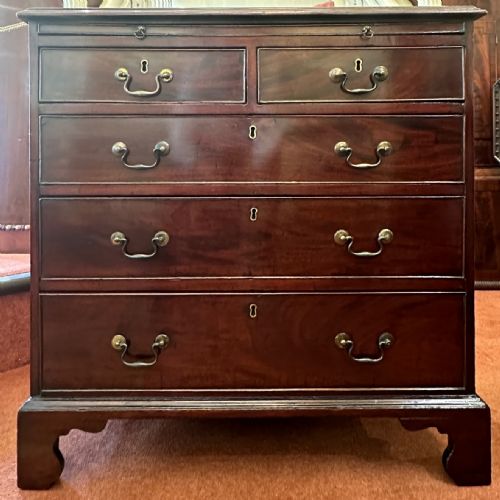 George III Mahogany Batchelors Chest of Drawers with Brushing Slide