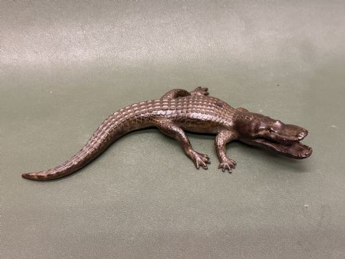 Meiji Period (1868-1912) Japanese Bronze Okimono of a Crocodile