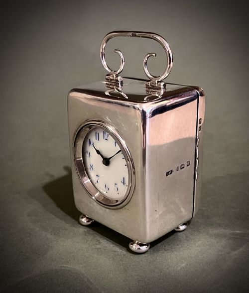 fig 1. A FULLY WORKING SILVER MINIATURE CARRIAGE CLOCK