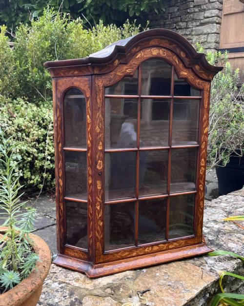 An Attractive Hanging Wall Cabinet