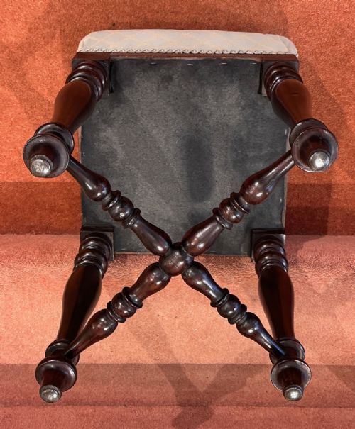VICTORIAN MAHOGANY UPHOLSTERED FOOTSTOOL MUSIC STOOL - ADDITIONAL PHOTO 1