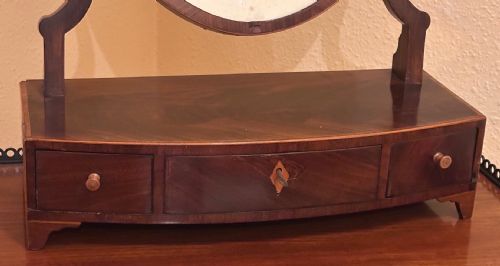 GEORGIAN BOWFRONTED FLAME MAHOGANY OVAL TOILET MIRROR - ADDITIONAL PHOTO 2