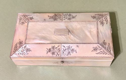 VERY FINE MOTHEROFPEARL SEWING BOX - ADDITIONAL PHOTO 4