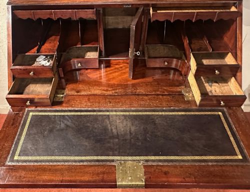 AN EXCEPTIONAL 18TH CENTURY GEORGE II BUREAU BOOKCASE - ADDITIONAL PHOTO 5