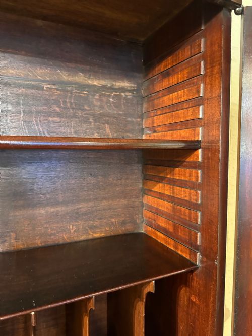 AN EXCEPTIONAL 18TH CENTURY GEORGE II BUREAU BOOKCASE - ADDITIONAL PHOTO 13