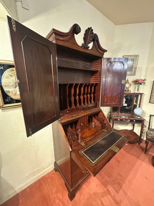 AN EXCEPTIONAL 18TH CENTURY GEORGE II BUREAU BOOKCASE - ADDITIONAL PHOTO 16