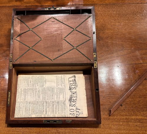 UNUSUAL 19TH CENTURY BRASS BOUND MAHOGANY WRITING BOX LECTERN - ADDITIONAL PHOTO 4