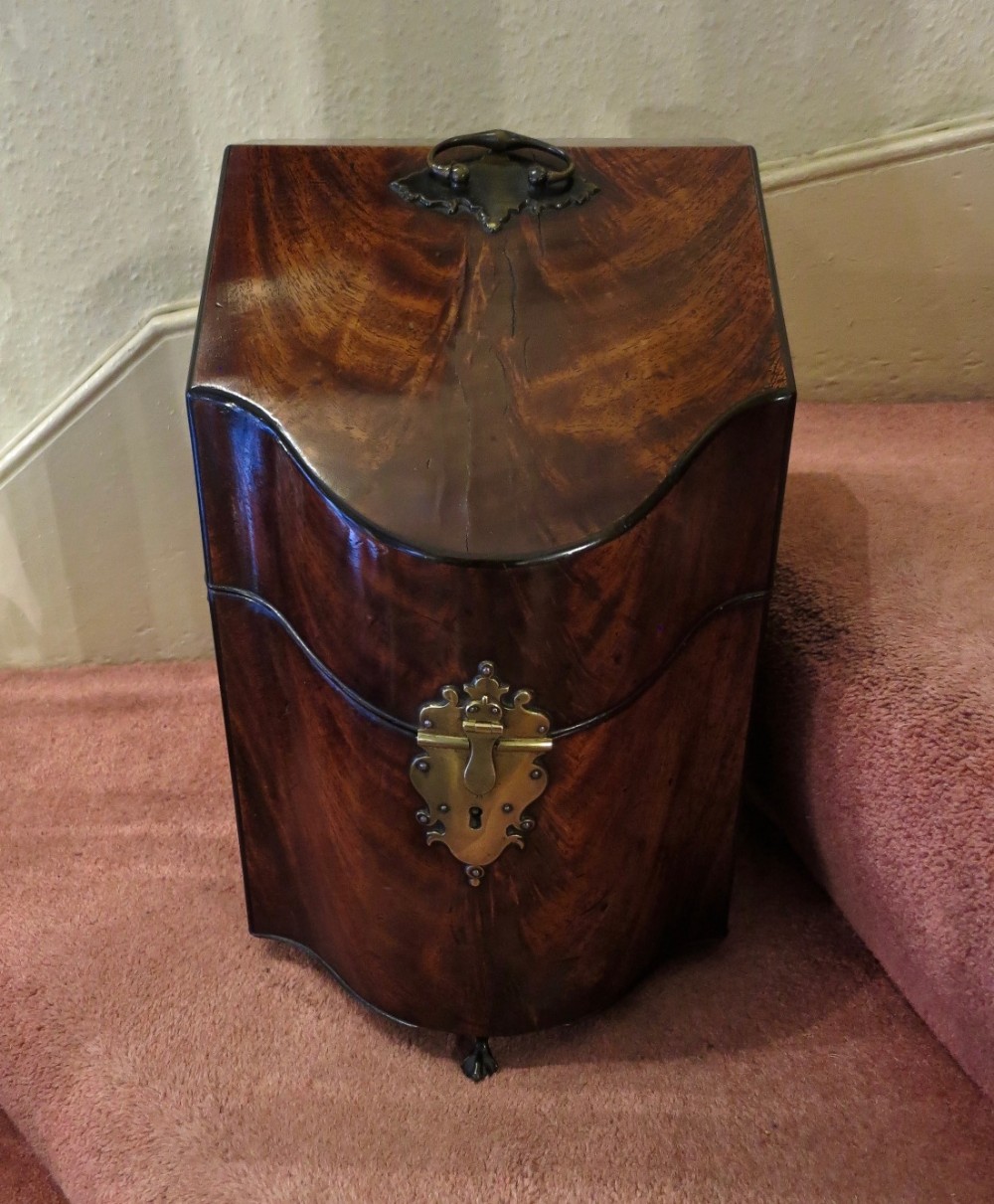GOOD MID-18TH CENTURY MAHOGANY CUTLERY BOX