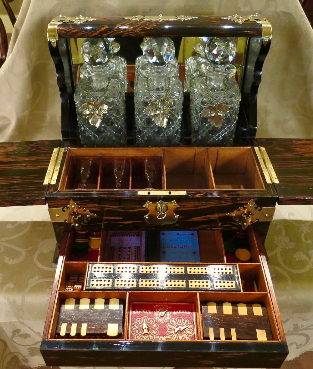COROMANDEL DRINKS & GAMES COMPENDIUM