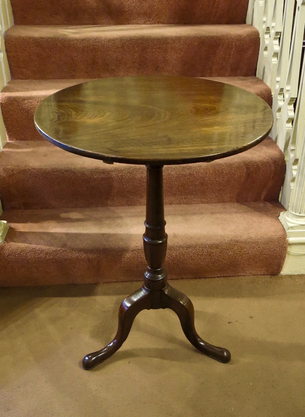 GEORGE III WINE TABLE OF COMPACT SIZE