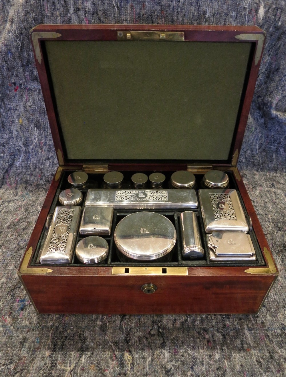 SILVER FITTED GENTS DRESSING CASE