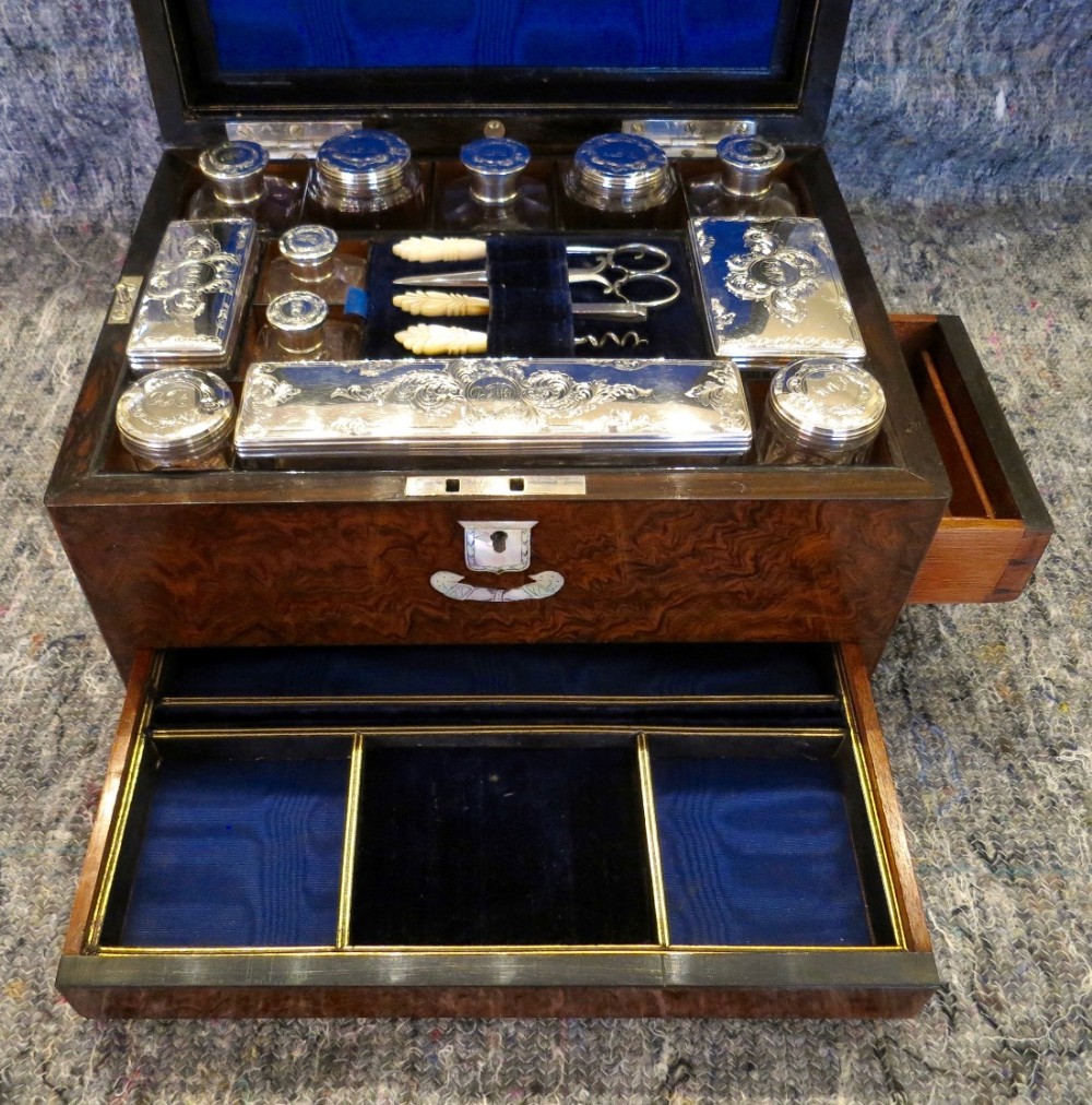 BURR WALNUT FITTED LADYS DRESSING CASE