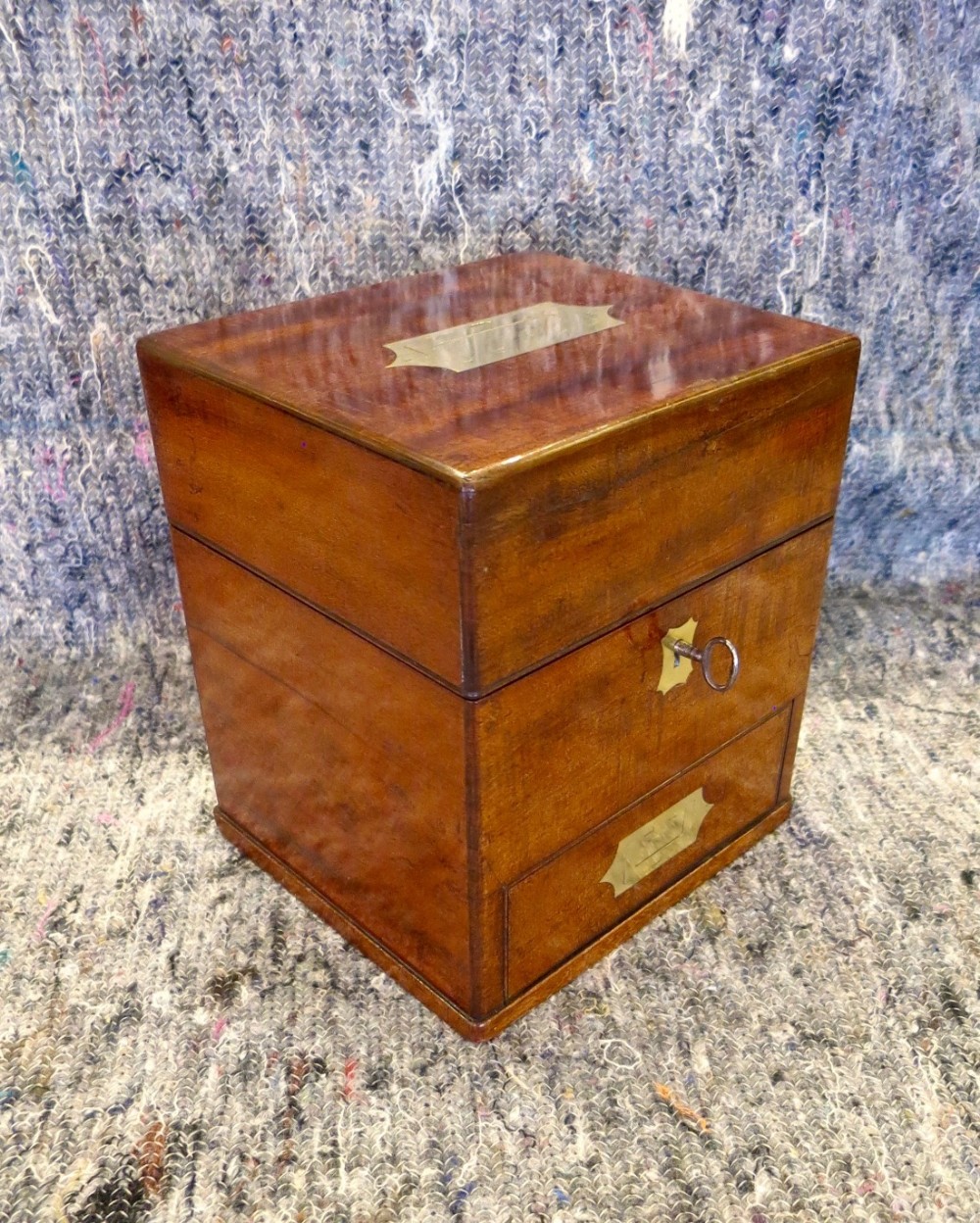 FULLY-FITTED APOTHECARY'S OR MEDICINE BOX
