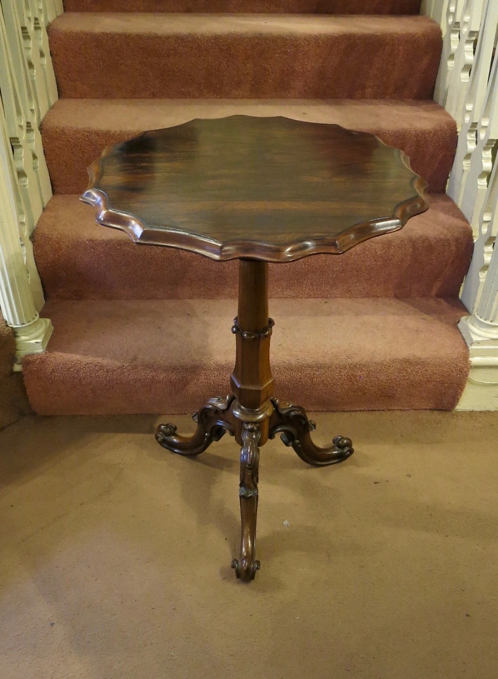 MID-VICTORIAN ROSEWOOD OCCASIONAL TABLE