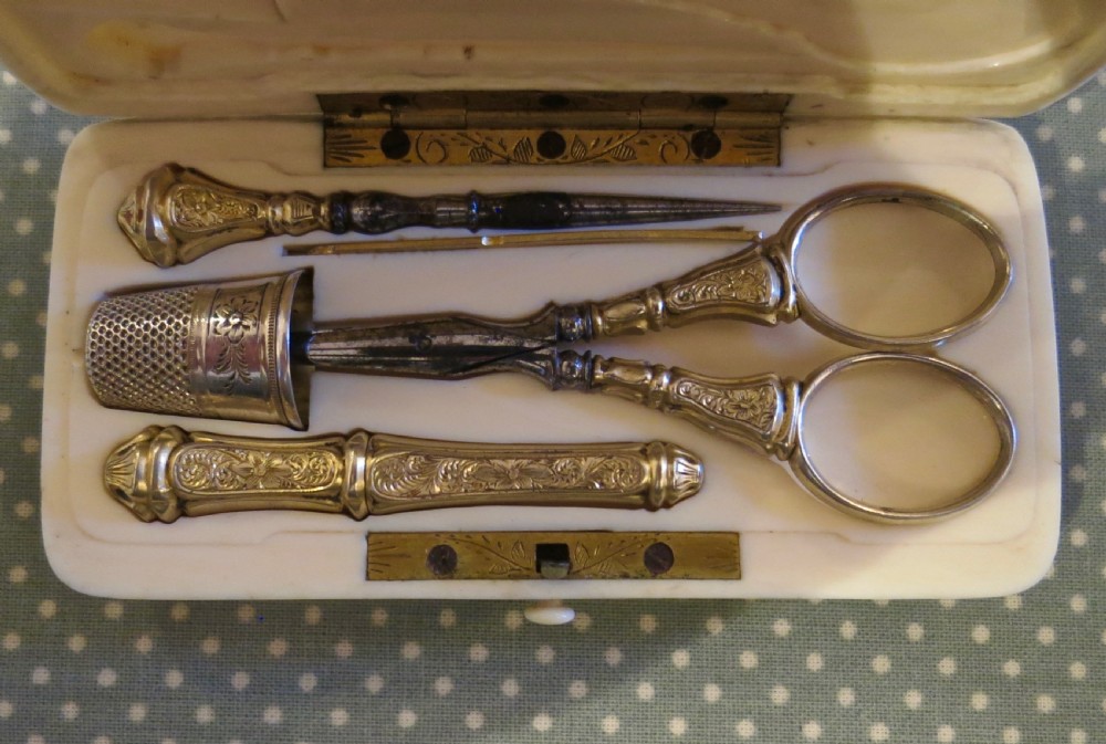FULLY FITTED IVORY ETUI OR NECESSAIRE View III