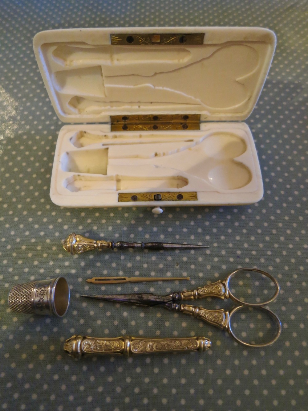 FULLY FITTED IVORY ETUI OR NECESSAIRE View IV
