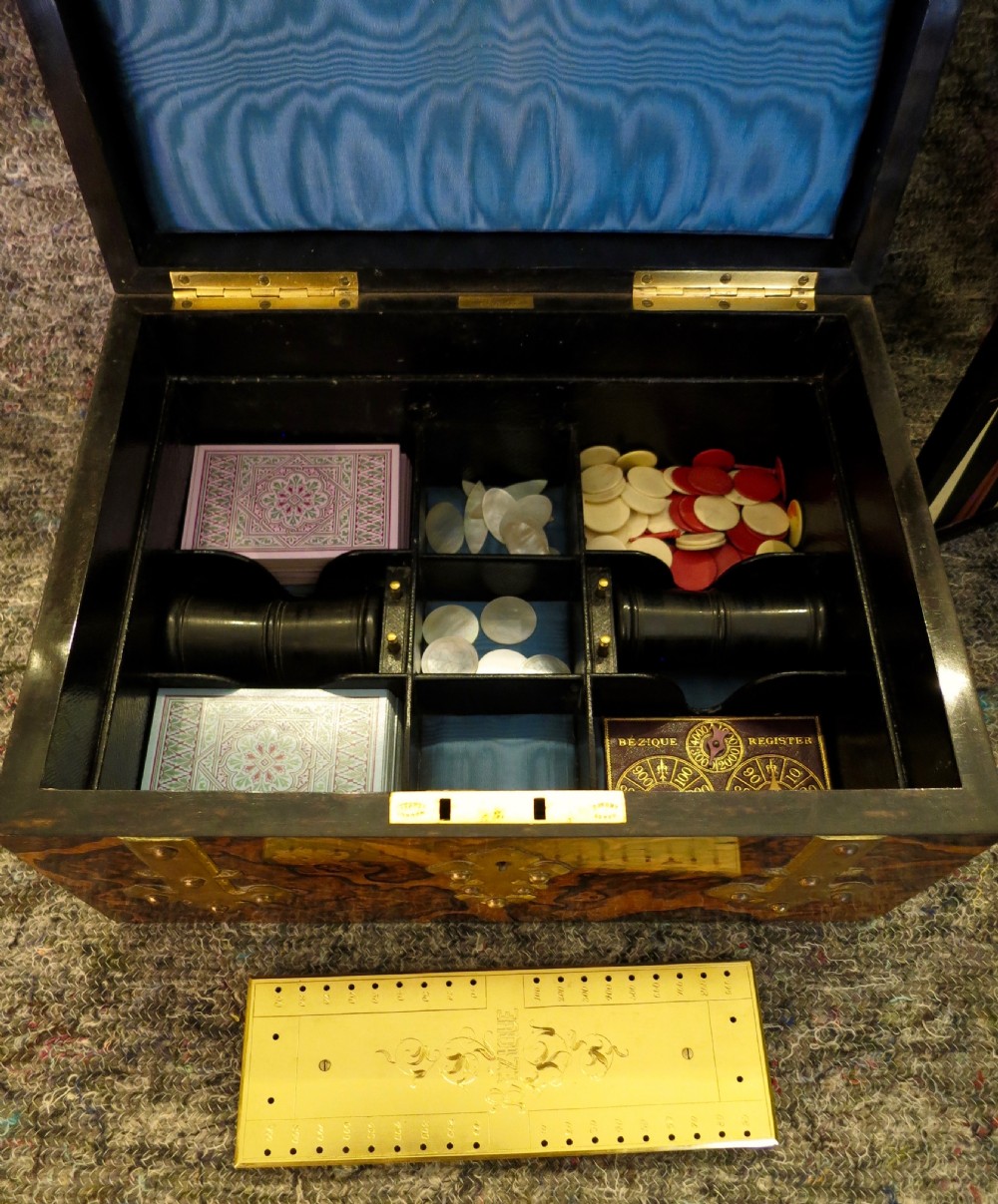 FITTED BURR WALNUT GAMES COMPENDIUM View V