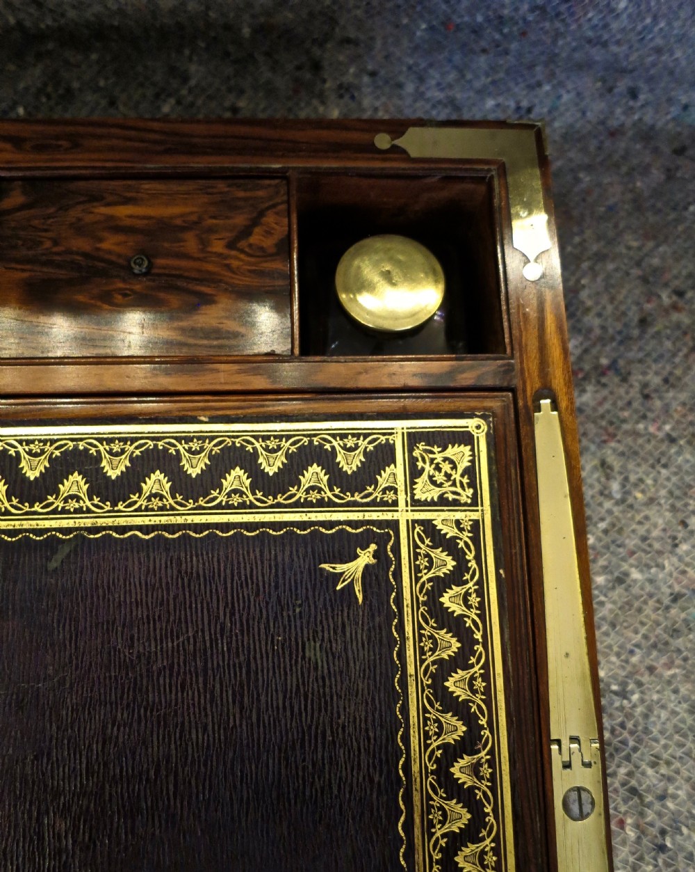 WELLS & LAMBE: FINE KINGWOOD WRITING BOX View III