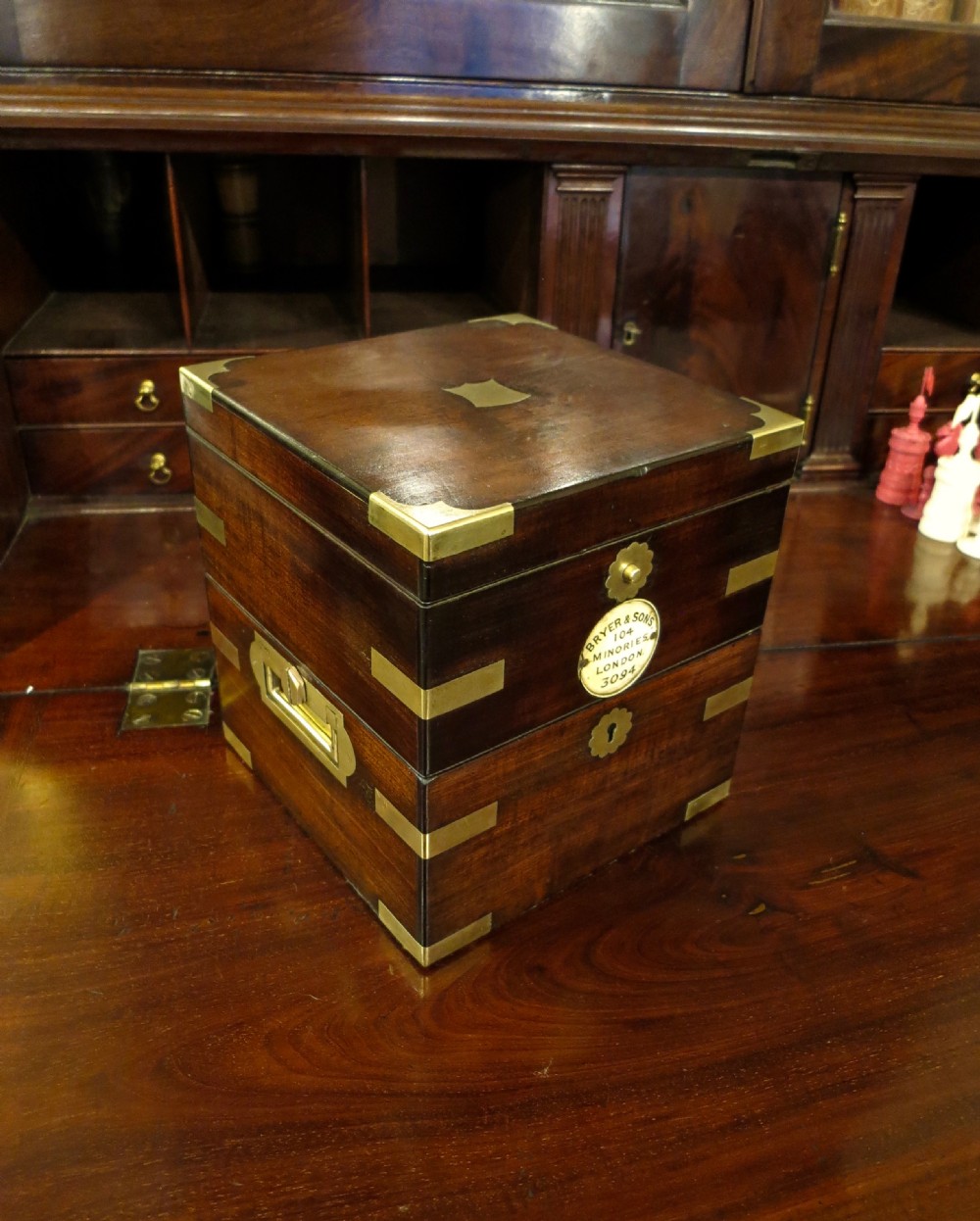 19TH CENTURY MAHOGANY MARINE CHRONOMETER View II