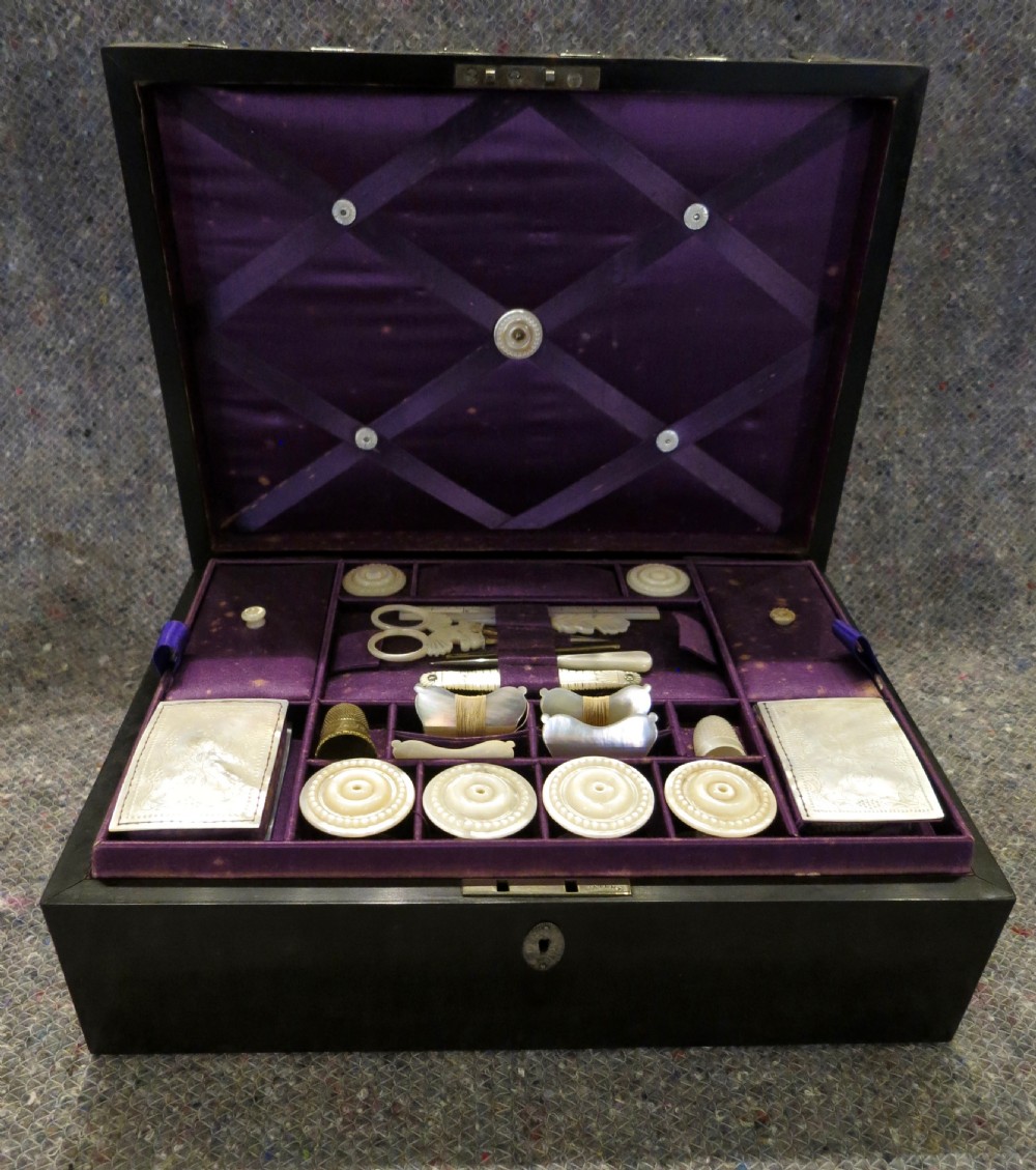 BEAUTIFULLY FITTED LADY'S SEWING BOX