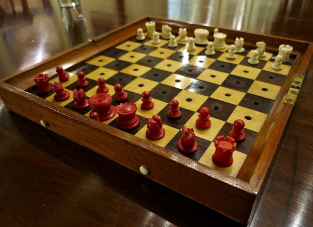 JAQUES 'IN STATU QUO' TRAVELLING CHESS SET View IV