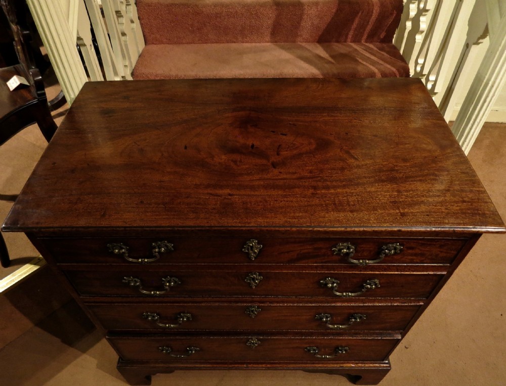 SMALL 18TH CENTURY MAHOGANY CHEST OF DRAWERS View III