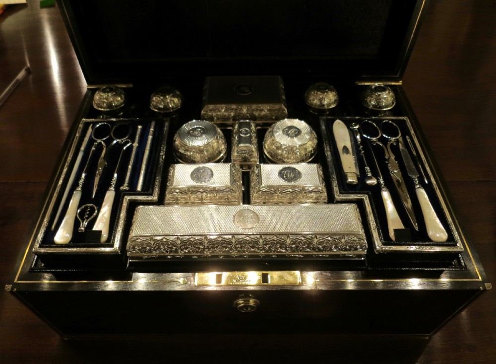 SUPERB FULLY-FITTED DRESSING & JEWELLERY CASE