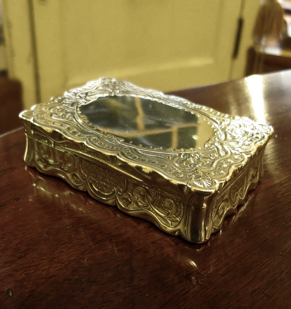 LARGE SILVER TABLE-TOP SNUFF BOX