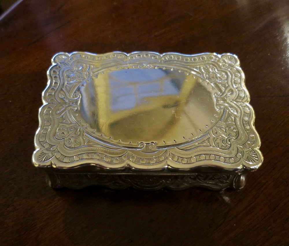 LARGE SILVER TABLE-TOP SNUFF BOX View II