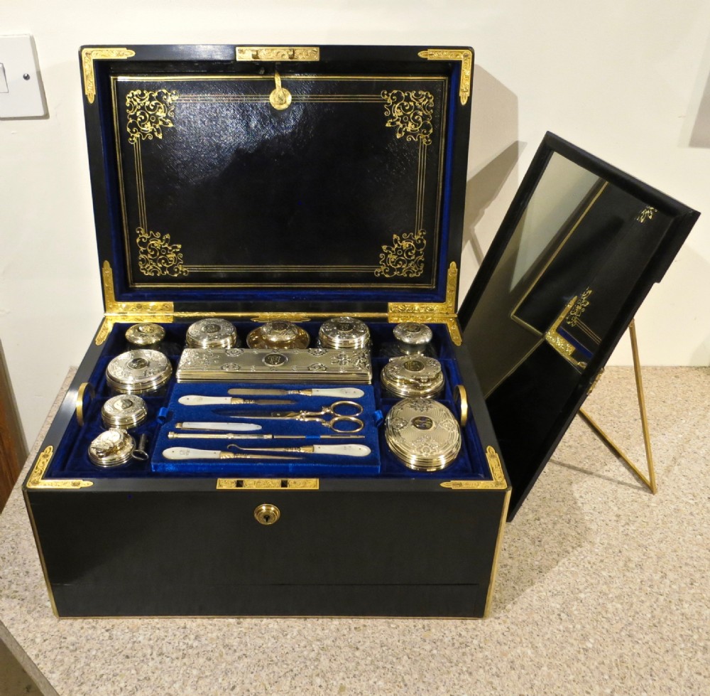 WONDERFUL LADYS FITTED DRESSING CASE