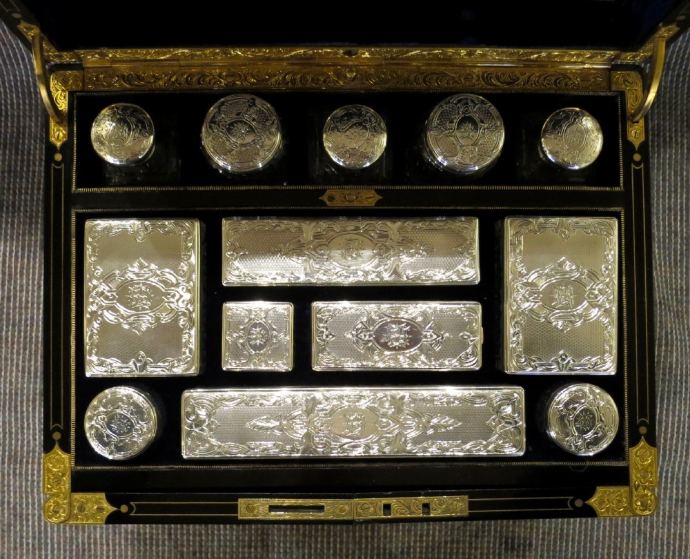 WONDERFUL FITTED LADY'S DRESSING CASE View IV
