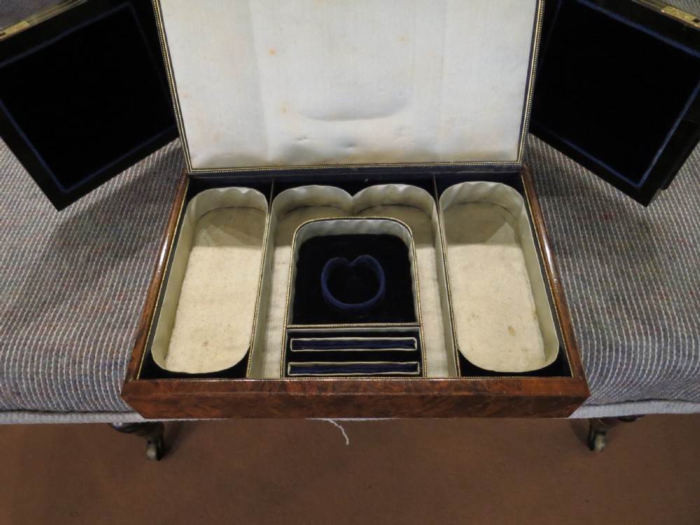 WONDERFUL FITTED LADY'S DRESSING CASE View VI