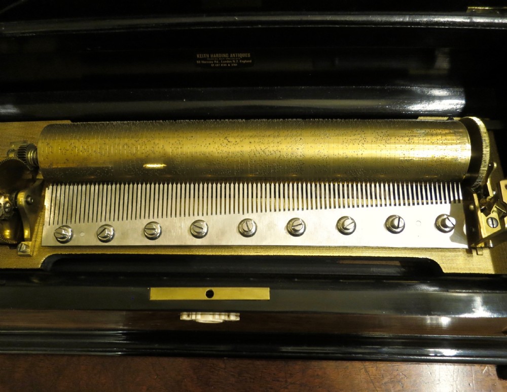 A FINE LARGE 8-TUNE MUSIC BOX View III
