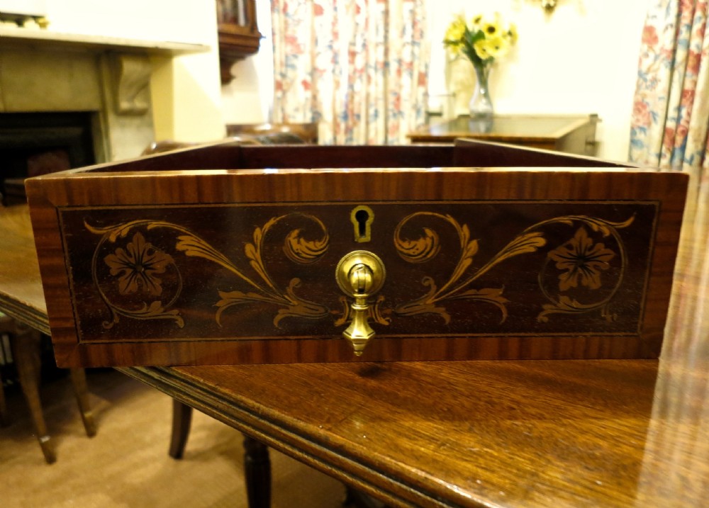 FINE MARQUETRY WRITING DESK View VIII
