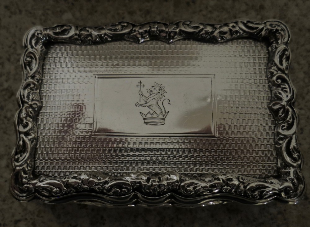 HEAVY SILVER TABLE SNUFF BOX View II