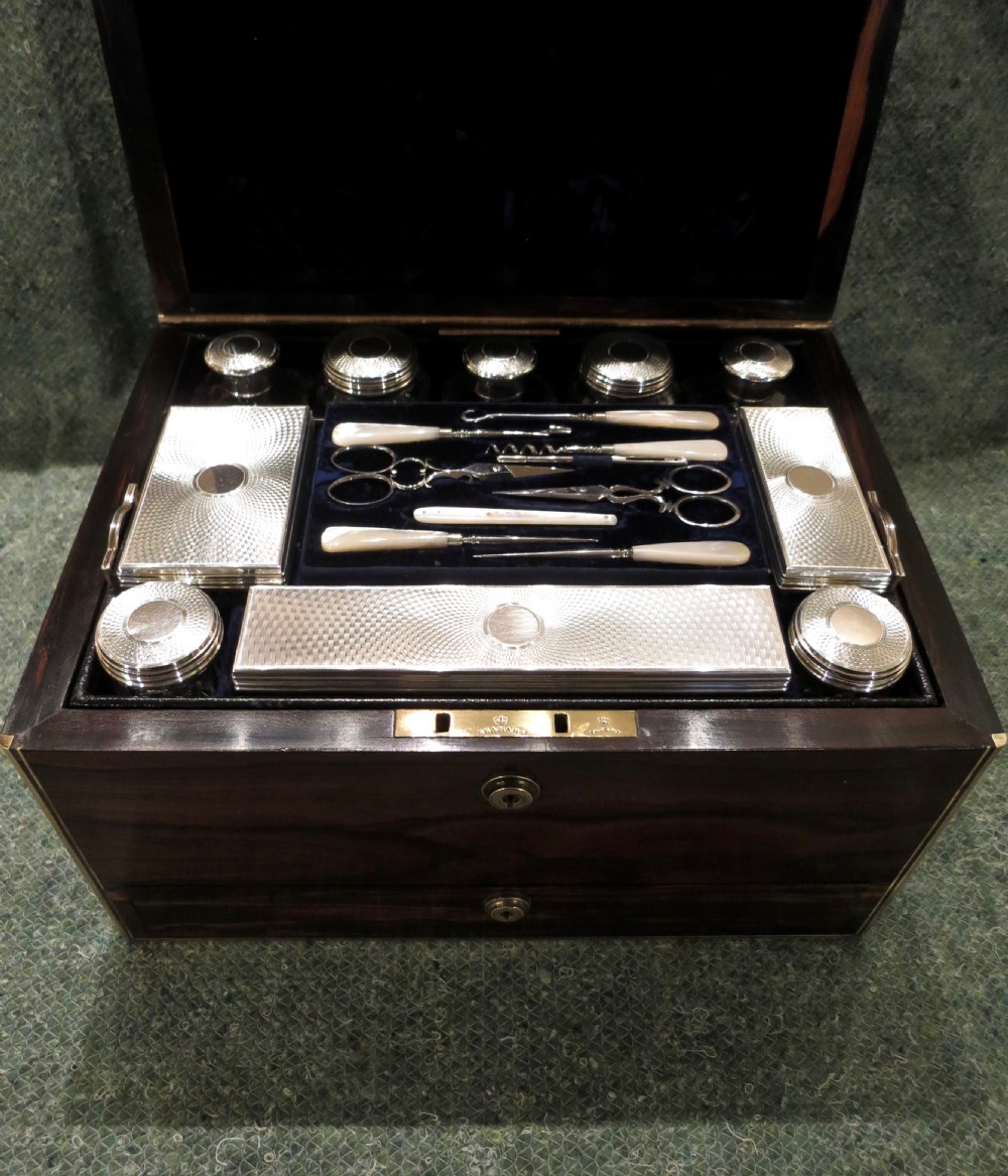 LADYS SILVER-FITTED DRESSING CASE