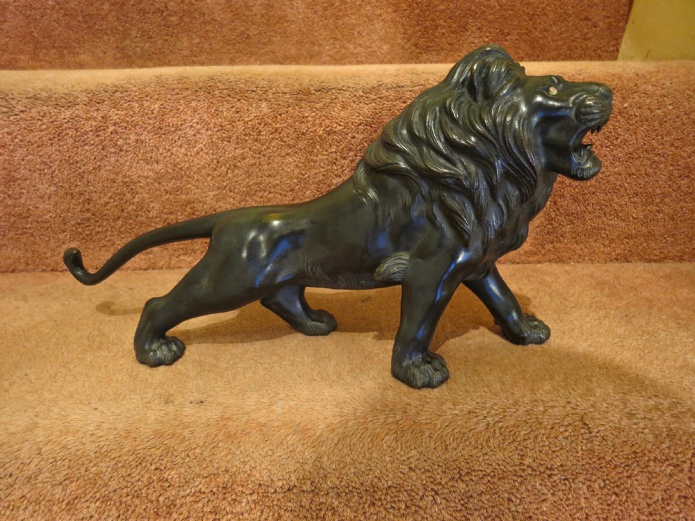JAPANESE (MEIJI PERIOD) BRONZE LION View II