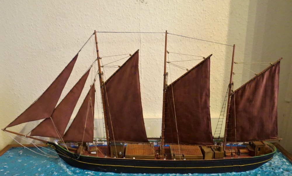 CASED SHIPS MODEL: 3-MASTED SCHOONER  View II