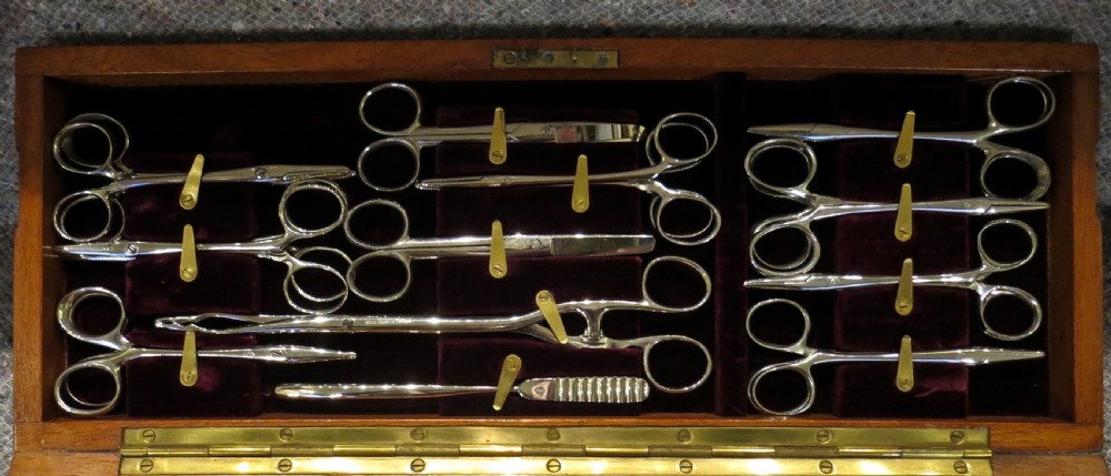 LARGE FULLY-FITTED SURGEON'S 