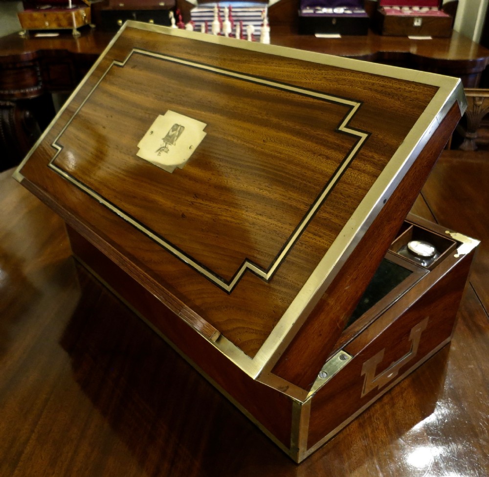UNUSUAL WRITING BOX & DRESSING CASE View IV